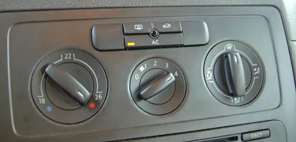 5 Tipps die wirklich helfen - Feuchtigkeit im Auto und beschlagene Scheiben  vermeiden und beseitigen 